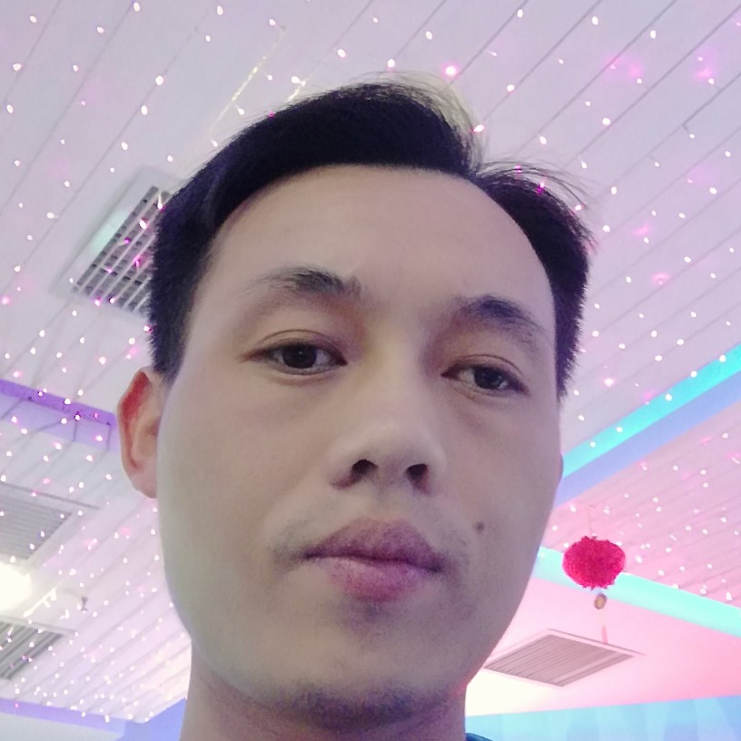 拉长用唇膏的照片