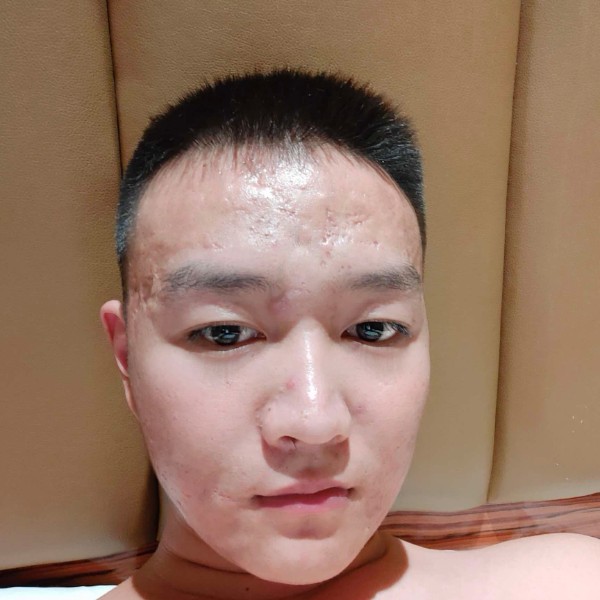 寂冷蹙眉夕阳的照片