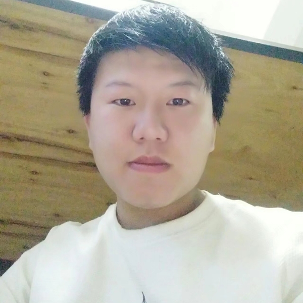 深吻至喉的照片