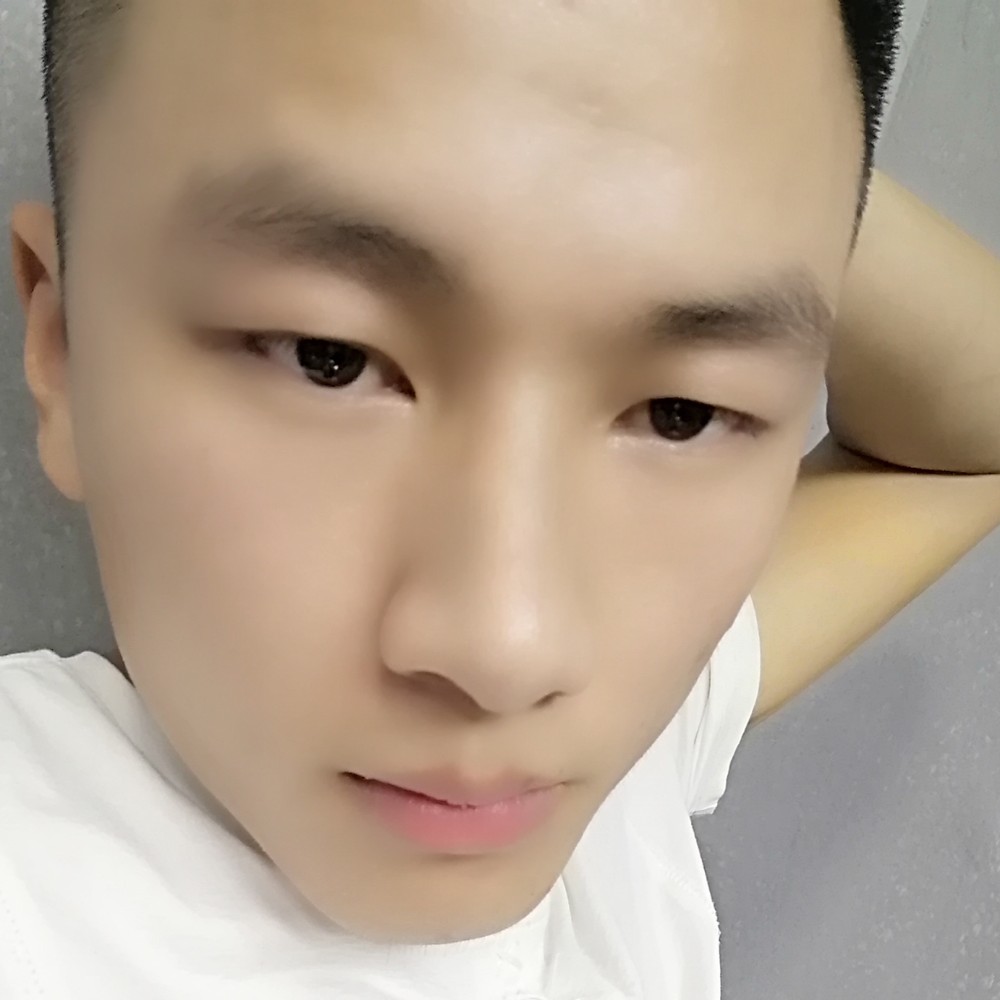 奋斗中的钟少的照片