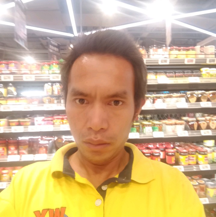 飘逸扯哑铃的照片
