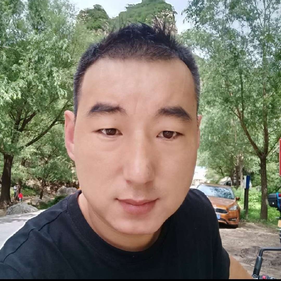 溪流漫步笑点低的照片