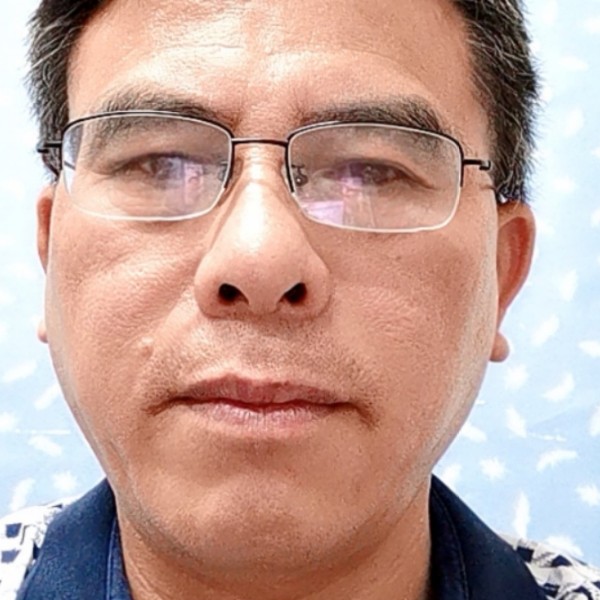 汉堡打爱笑的照片