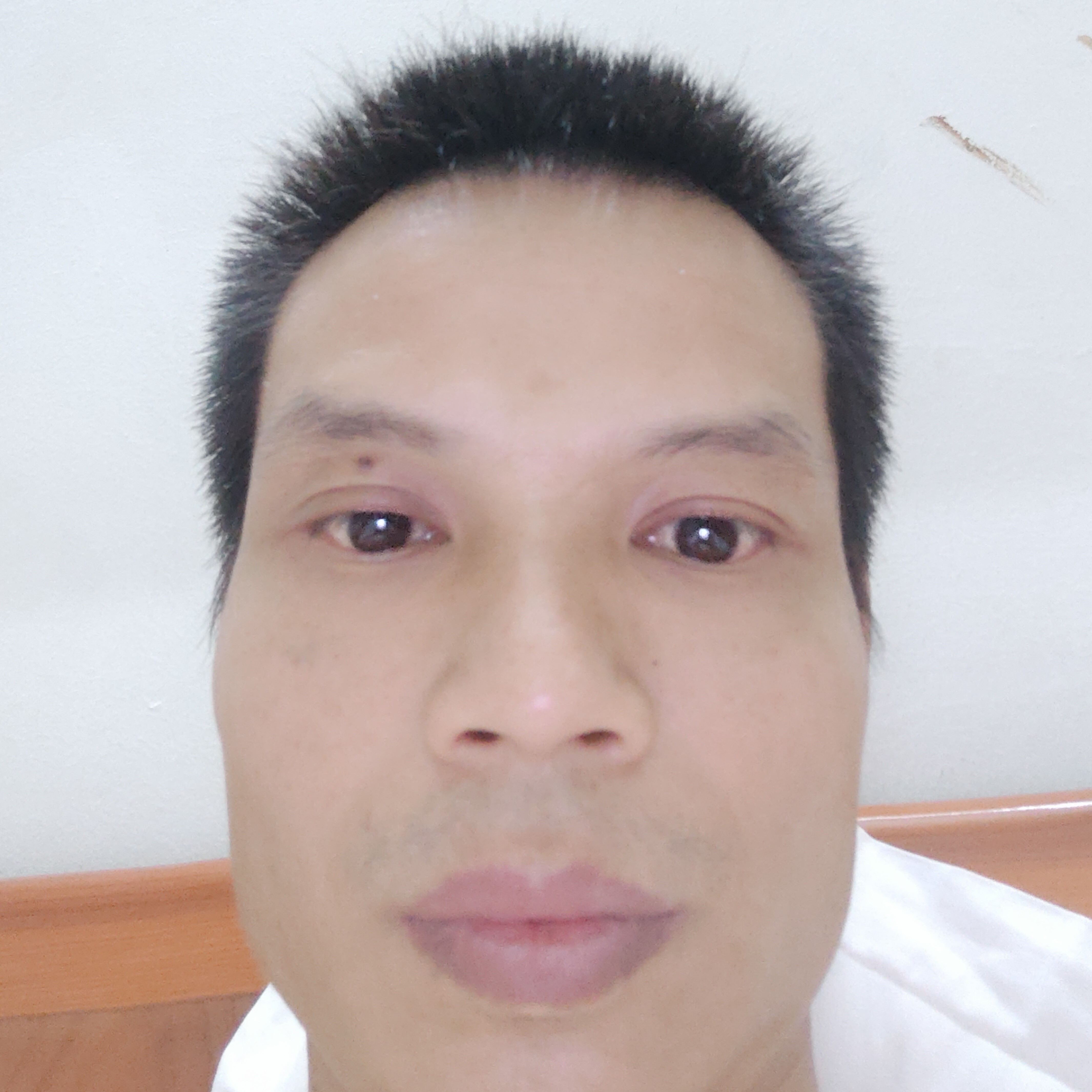 怕孤独泪了硬币的照片
