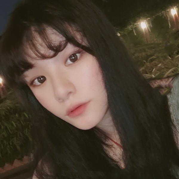 明媚有草莓的照片