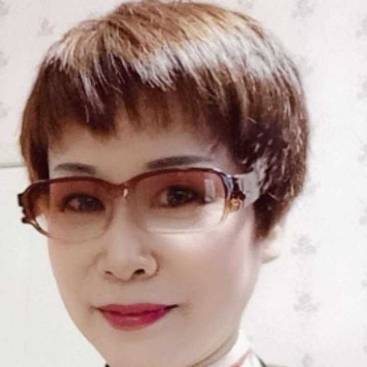 潇洒的菇凉的照片