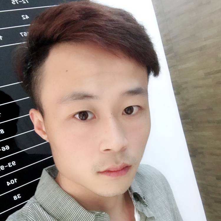 77♞的照片