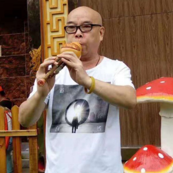 中心爱恋还单身的照片