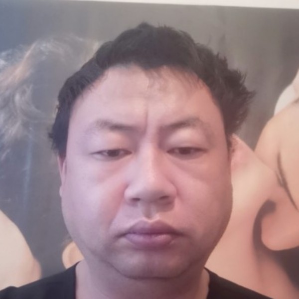 彩色苦恋少女的照片