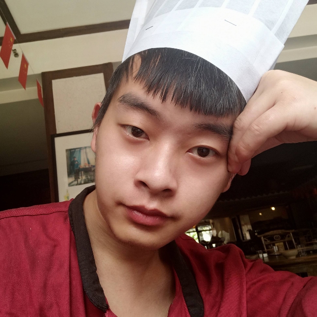 俭朴浅吻草莓的照片