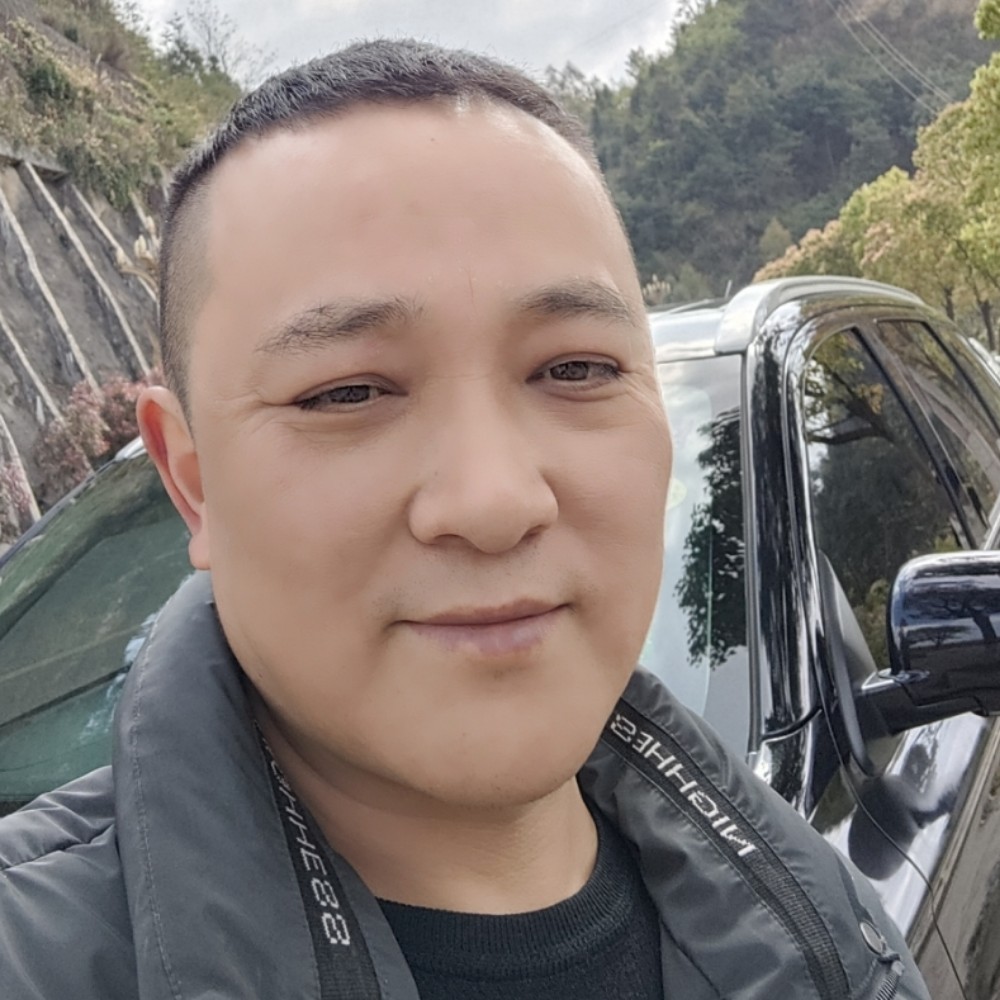 大白倾心土豪的照片