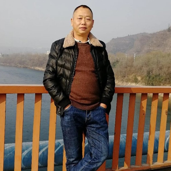 杨廷伟的照片