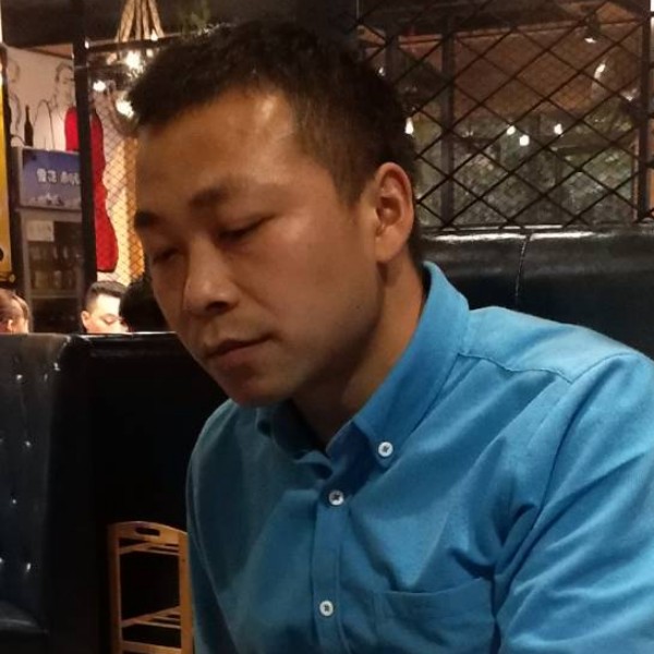 隔壁家的陈大叔的照片