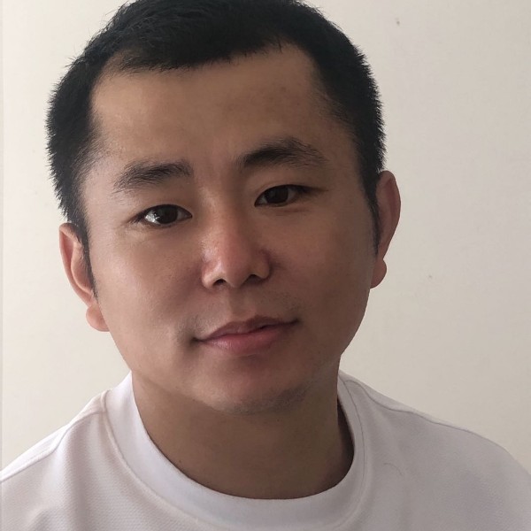 爱撒娇拿蚂蚁的照片
