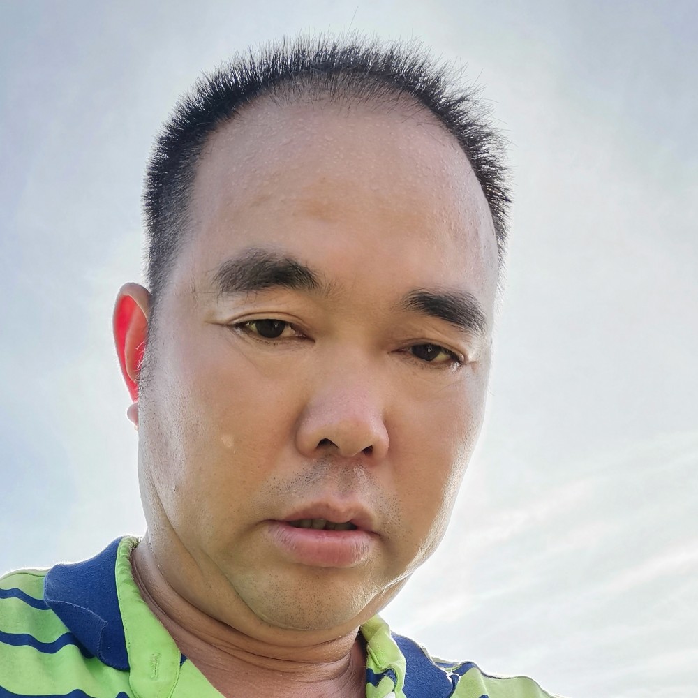 务实爱羽毛的照片