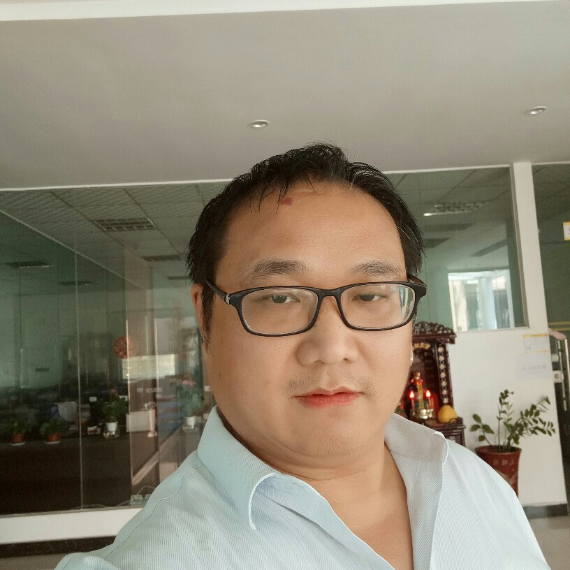 空中水滴的照片