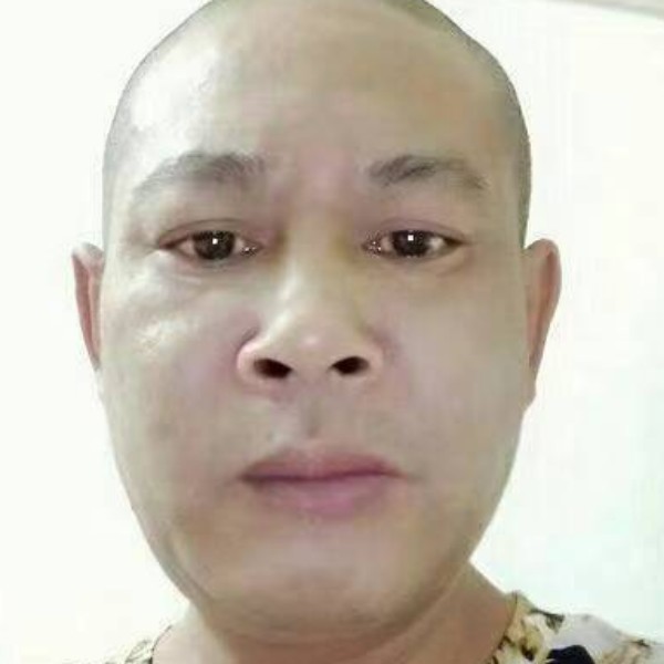 煎饼回眸优雅的照片