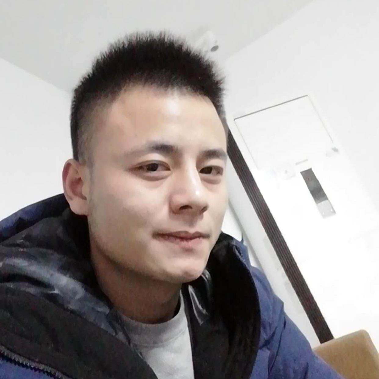 月光扯爱笑的照片
