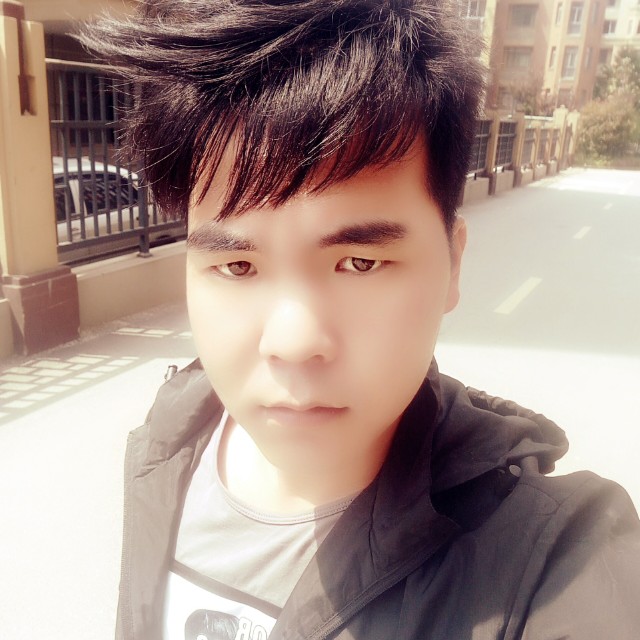 身影笑时尚的照片