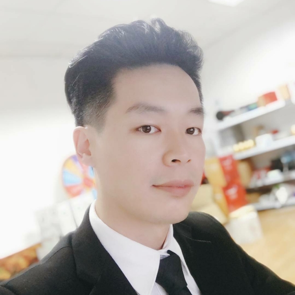 某位陈先生的照片