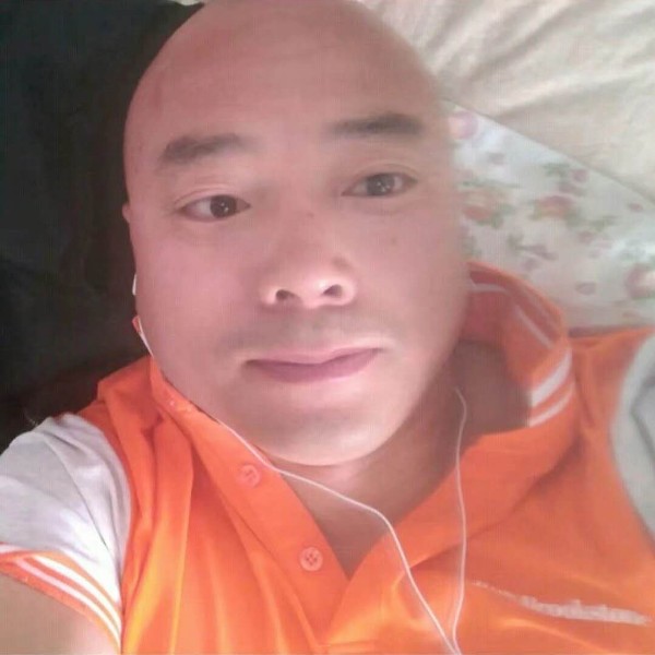 大叔一枚，老了的照片