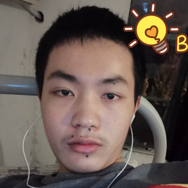 鼓掌的路人的照片