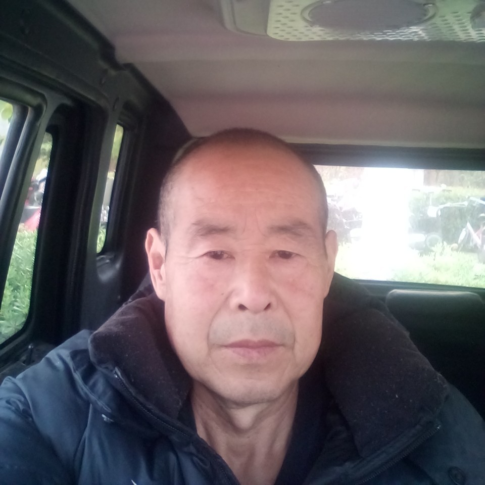 大叔无奈的照片