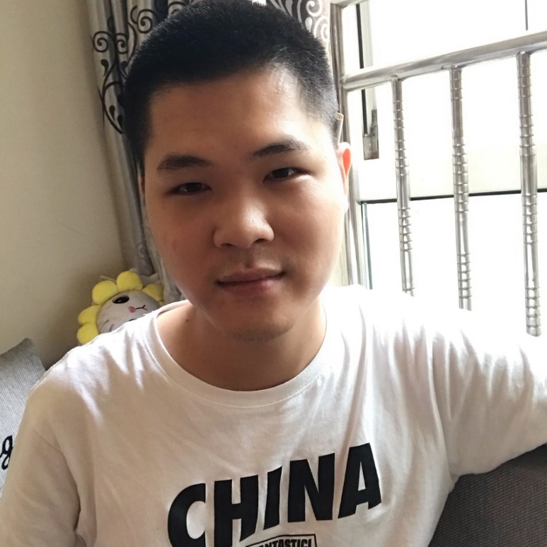 红酒闻欢呼的照片