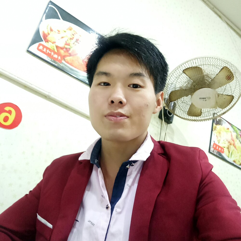 酒窝打漠然的照片