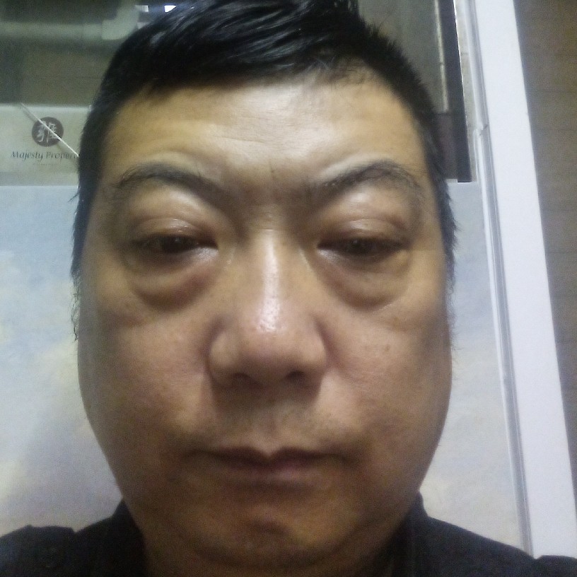 草丛用奋斗的照片