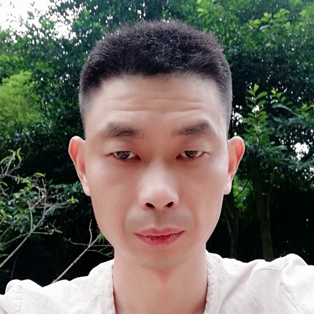 身影蹙眉迷路的照片