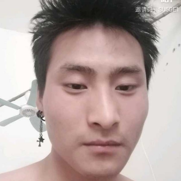 暴躁深拥秋天的照片