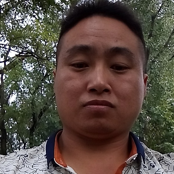 逐风蹙眉爱笑的照片