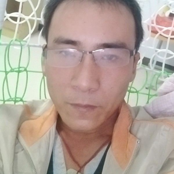 清脆大叔的照片