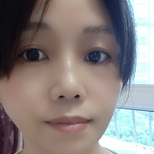 雲焉紫的照片