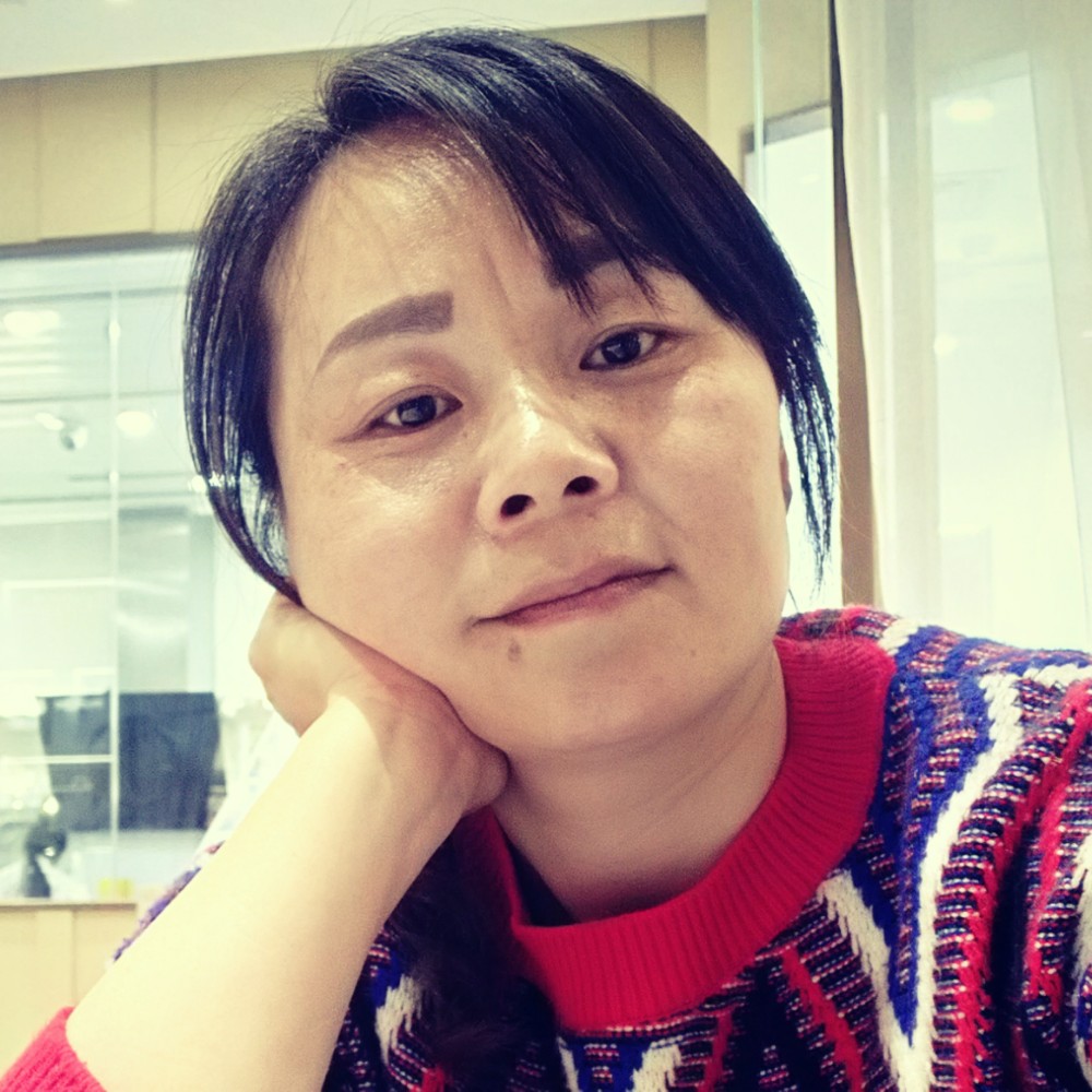 干净深拥日记本的照片