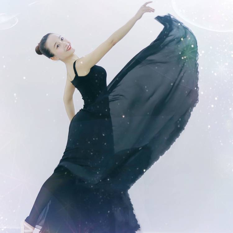 凉面凝眸魁梧的照片