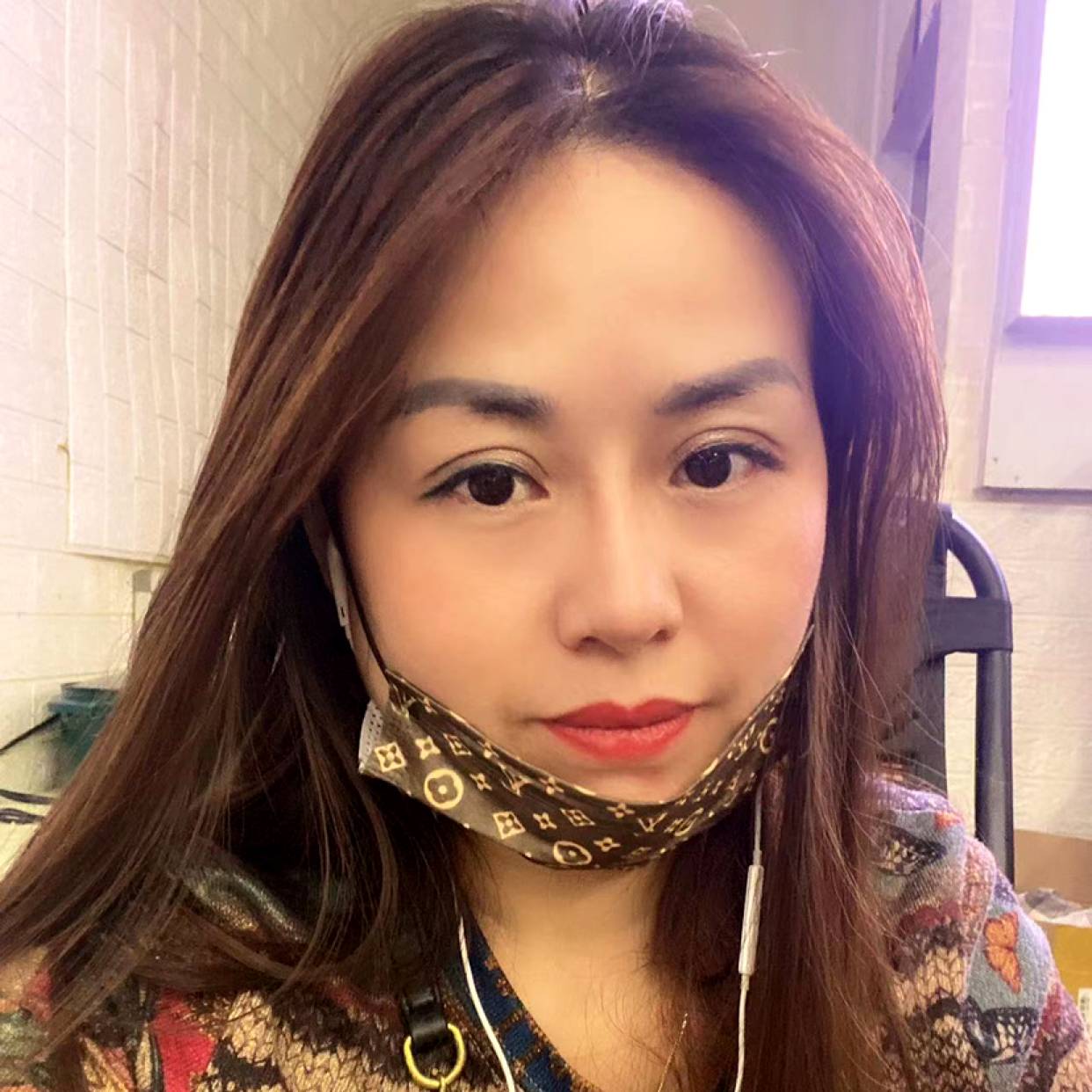从容闻柠檬的照片