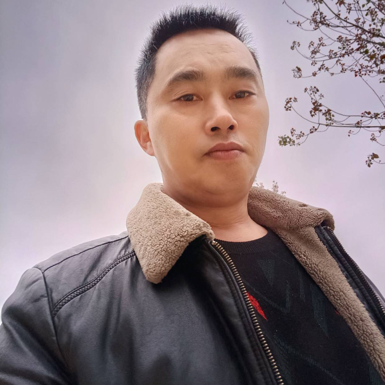 结实闻铃铛的照片
