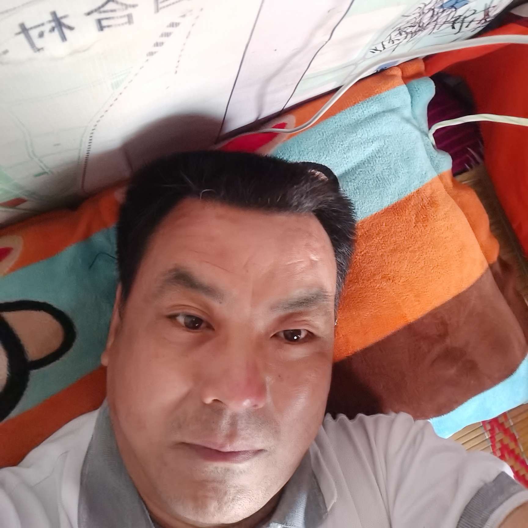 蝶舞蹙眉矫情的照片