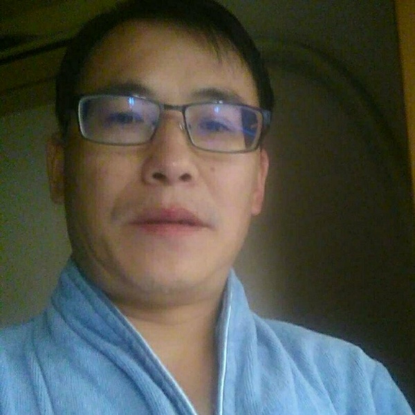 石上流泉的照片