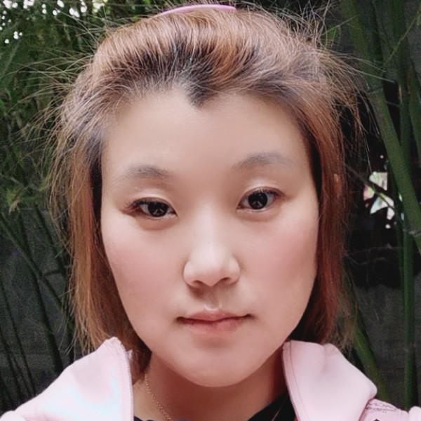 酒窝耍酷的照片