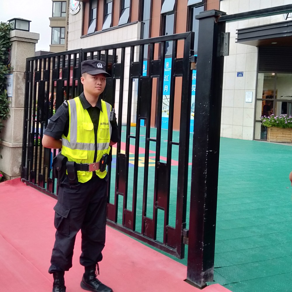 幽默泪雨的照片