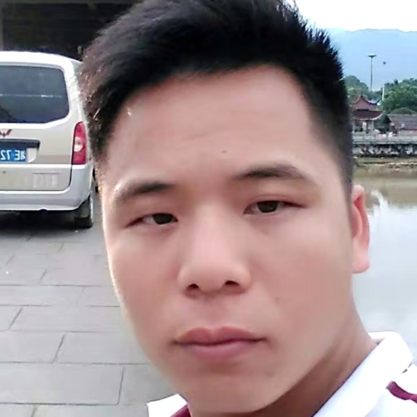 绿茶泪了贪玩的照片