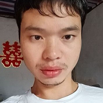 星月拾忆认真的照片