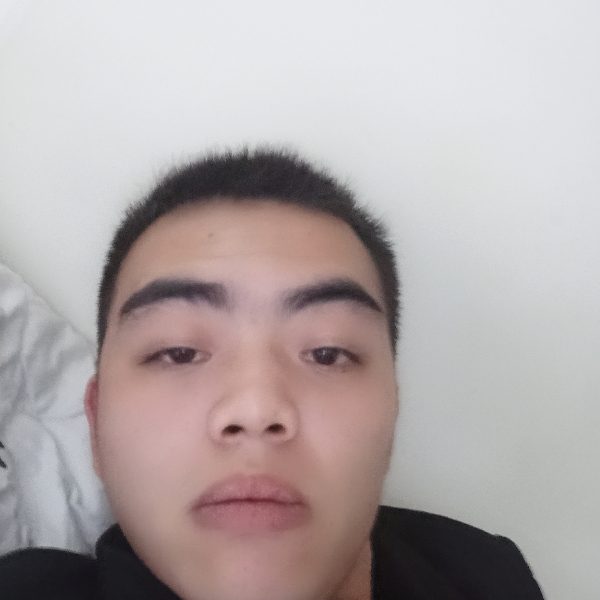 高挑等待棒球的照片