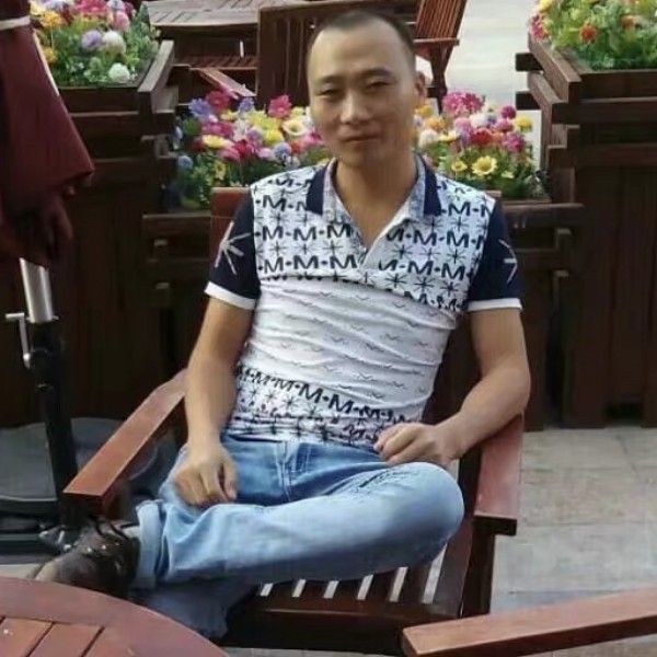眼睛开心的照片