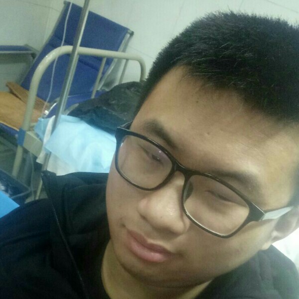 溢屏的微笑的照片