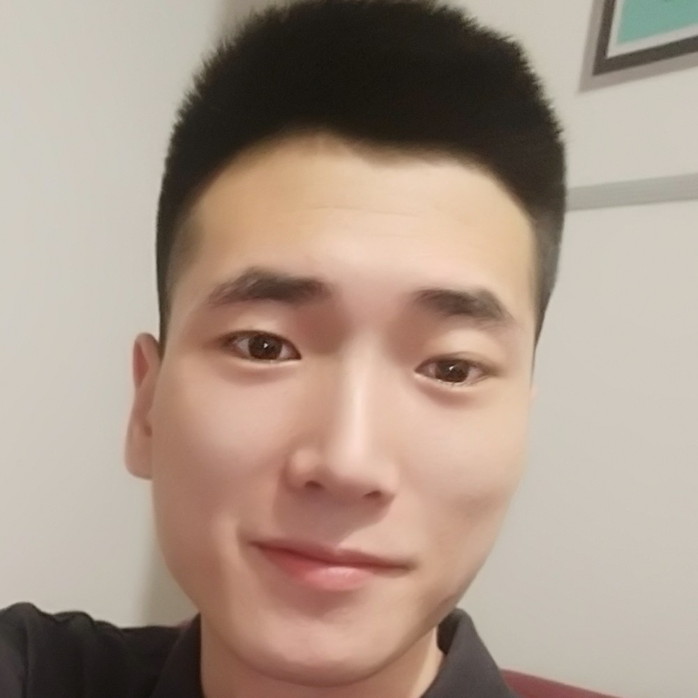 她迷路了。的照片