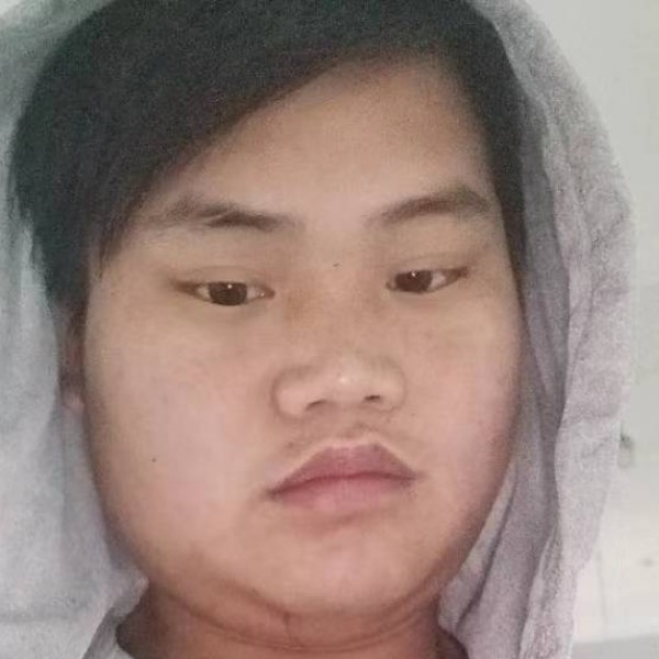 大意請少女的照片